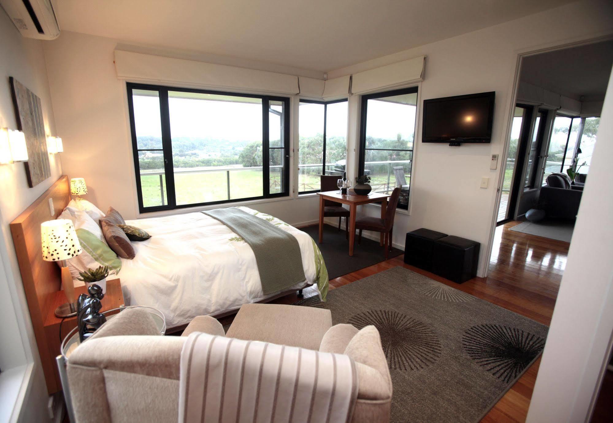 Hilltop Phillip Island (adults Only) Aparthotel 4*