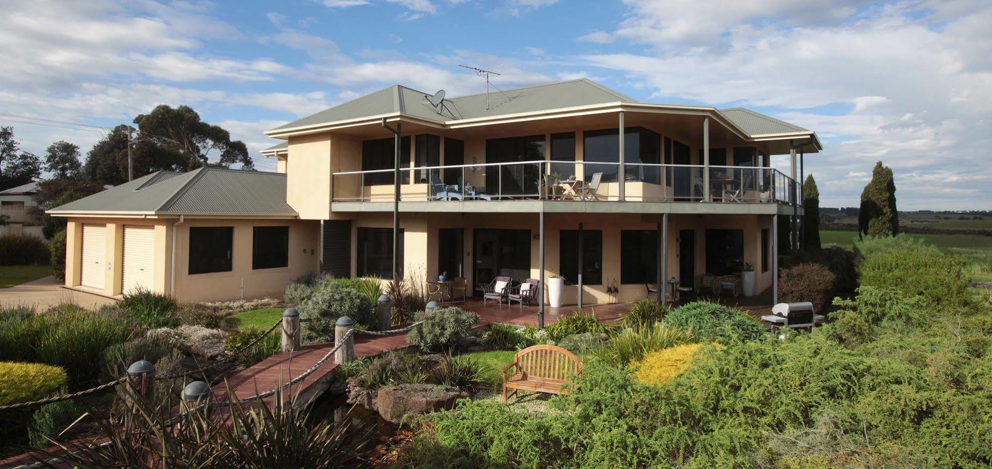 Hilltop Phillip Island (adults Only) Aparthotel
